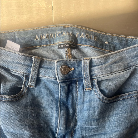 American Eagle Medium Wash Skinny Jeans - Picture 6 of 7